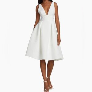 Elegant White Sleeveless Dress